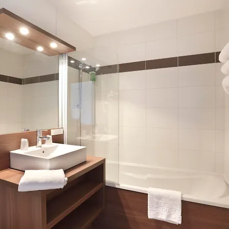 Vacanceole - Grand Massif Aparthotel 3*